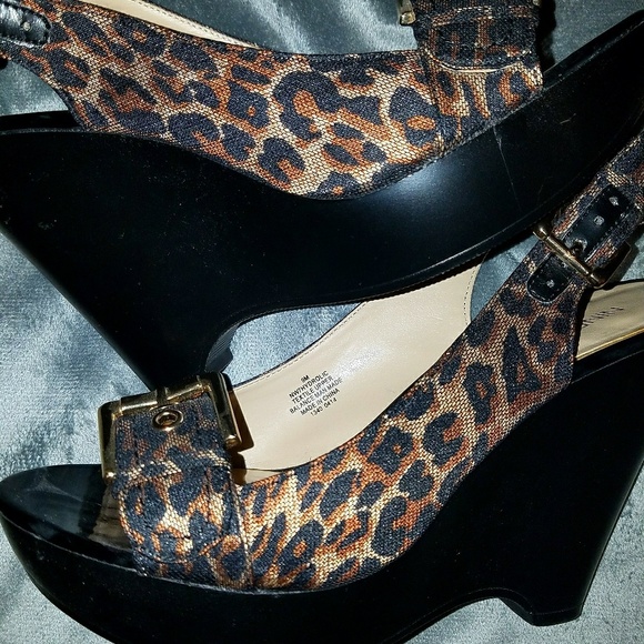 Nine West size 9 womens wedge shoe - Picture 4 of 7